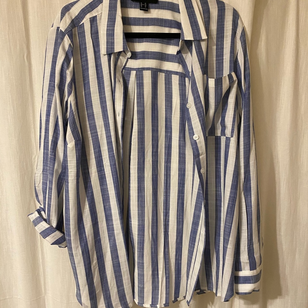 💖🆕Forever21 Button down shirt